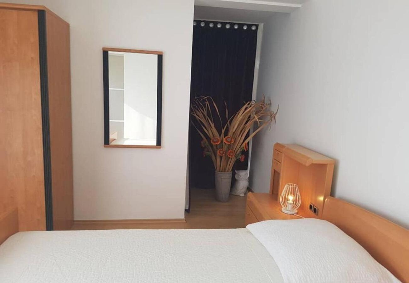 Apartments Javi - Free Private Parking Trogir Exterior foto