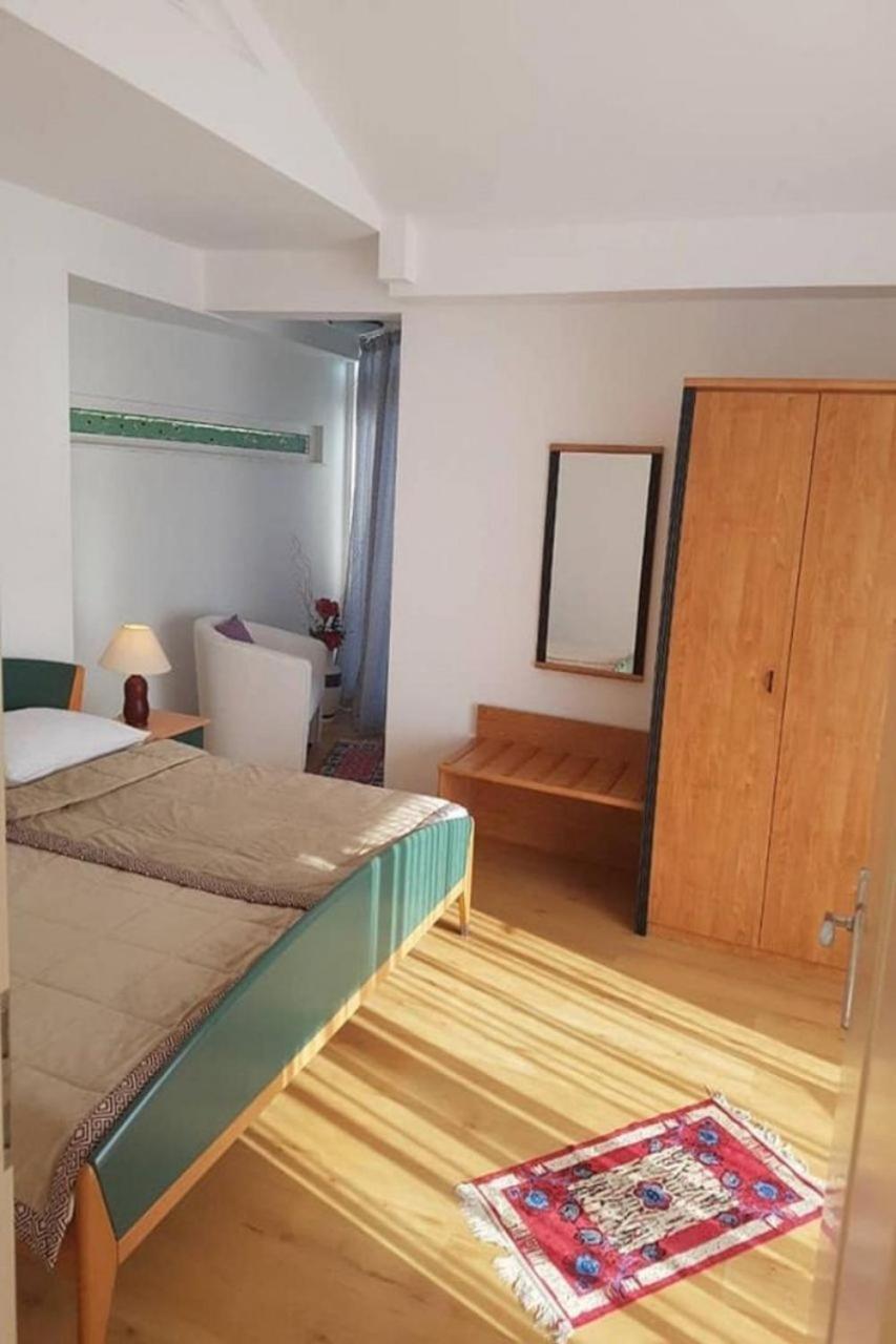Apartments Javi - Free Private Parking Trogir Exterior foto