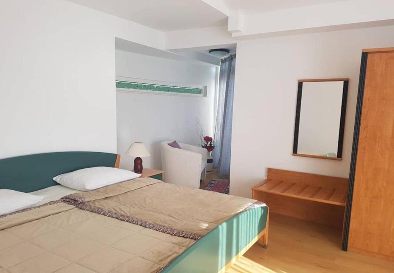 Apartments Javi - Free Private Parking Trogir Exterior foto