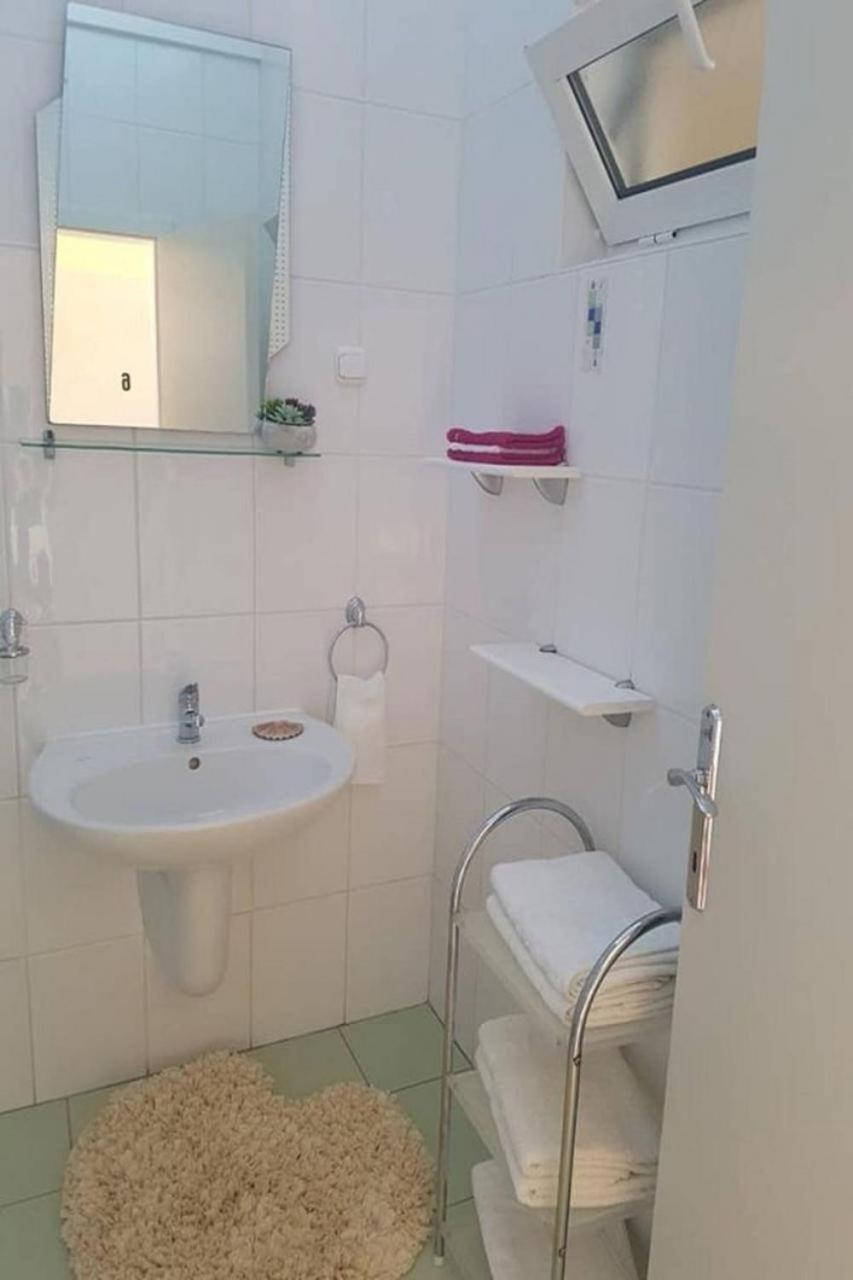 Apartments Javi - Free Private Parking Trogir Exterior foto